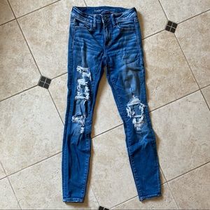 American Eagle distressed skinny jeans size 2 R